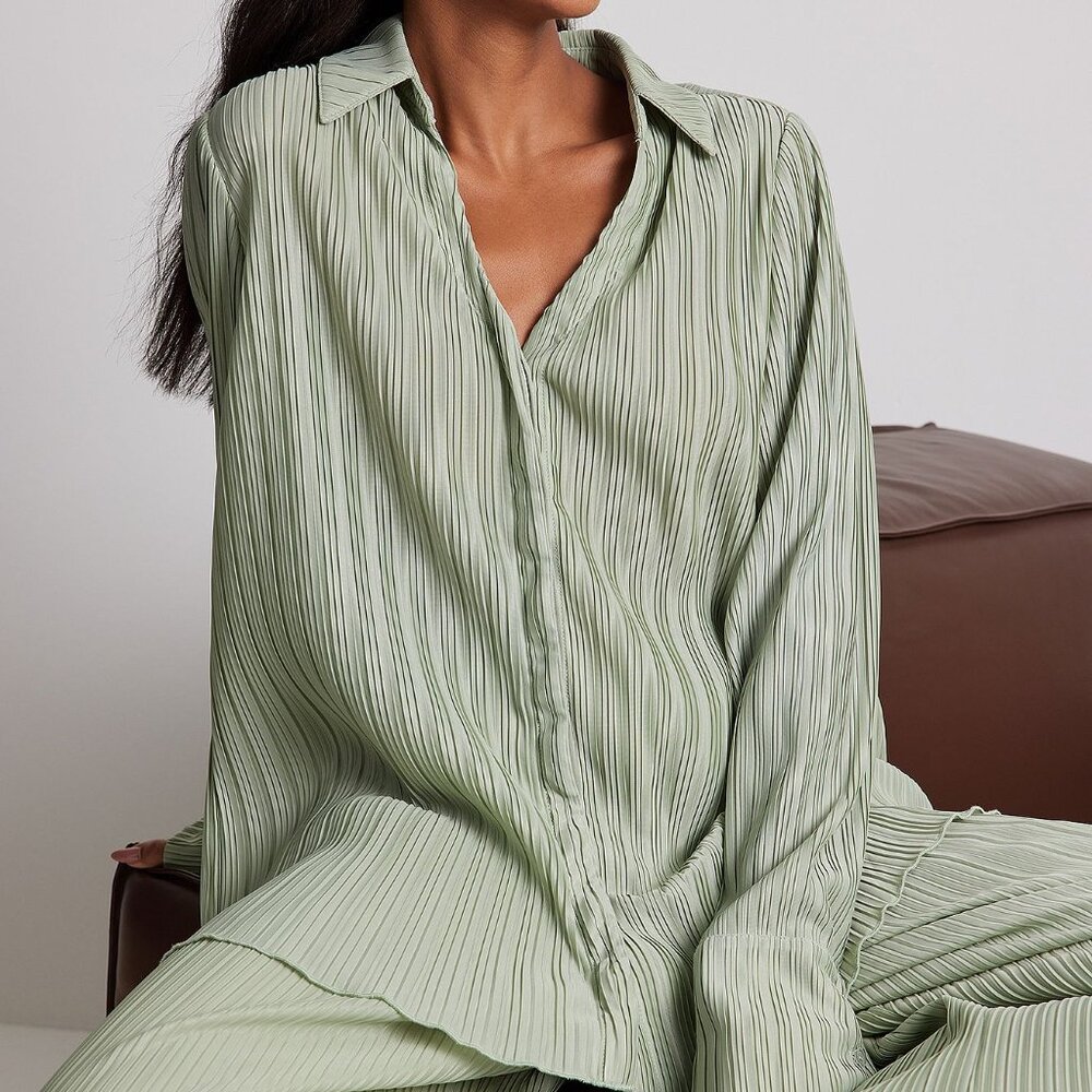 Victoria Waldau x NA-KD Wide Plissé Shirt [LIKE NEW, WORN ONCE]